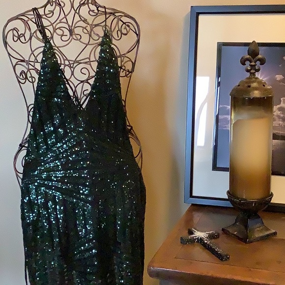 Dress - Picture 2 of 6